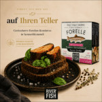 Premium geräucherte Forelle von River Fish auf dunklem Brot mit Produktverpackung